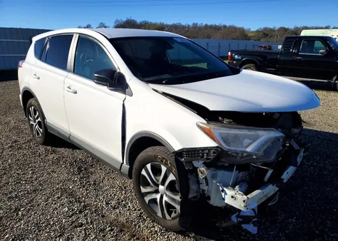 2018 Toyota Rav4 Le z USA, uszkodzony, nr VIN 2T3ZFREV2JW447232
